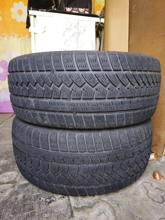 Vând 2 cauciucuri in stare bună