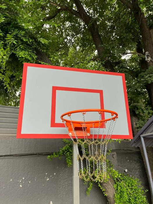 Баскетбольный щит с кольцом