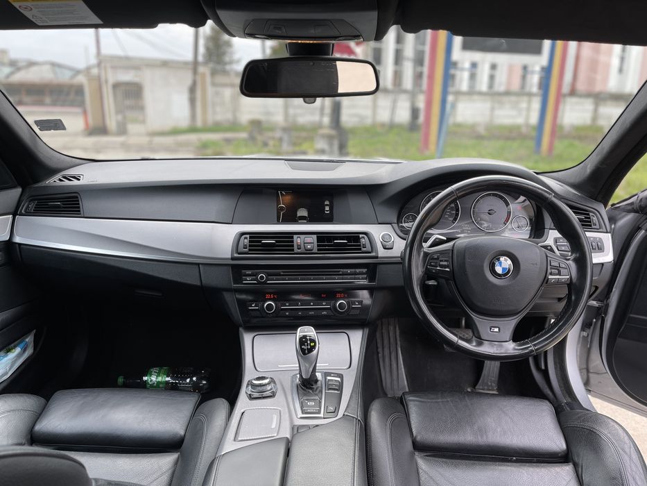Dezmembrez bmw f10 M Paket 2013 520d automat Smg