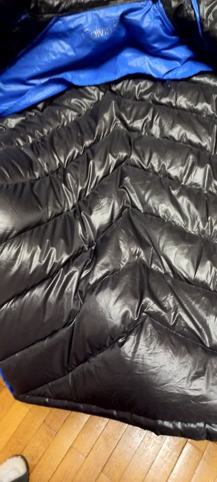 Vând jaketa cu puf Kalvin klein