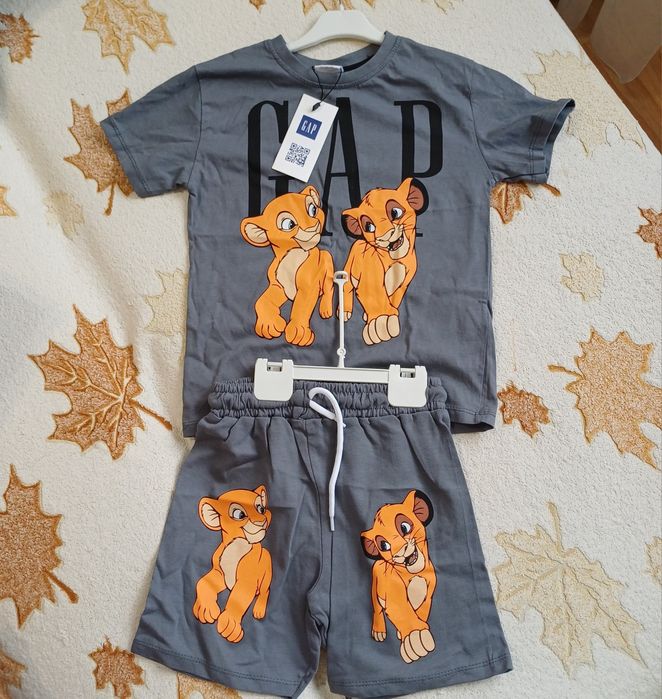 Продам детские  костюмы 2йки