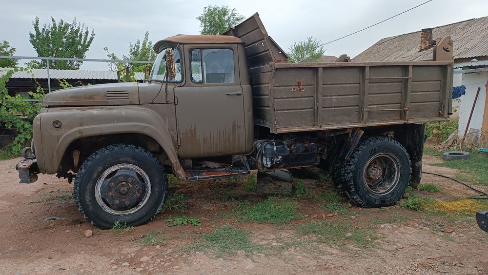 Продам ЗИЛ 130. Полностью в рабочем состоянии.