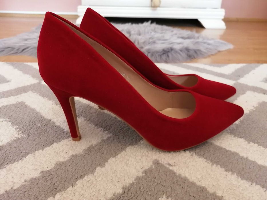 Pantofi roșii cu toc nr 39