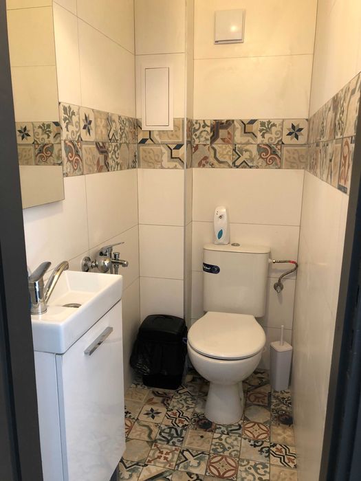 Фризьорски и козметичен  салон