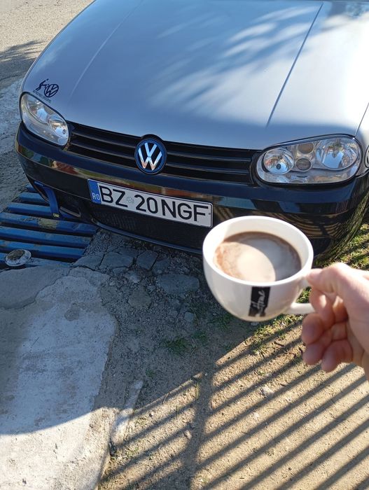 Vând golf 4 mai multe detalii în privat