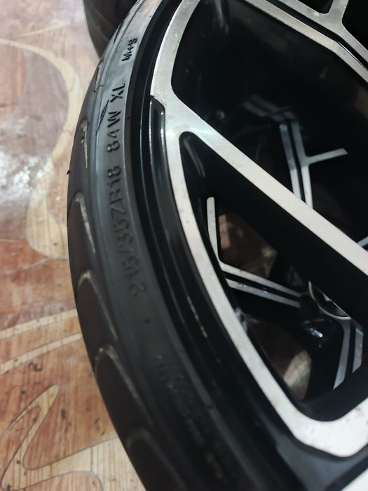Bentley r18 diskani zori