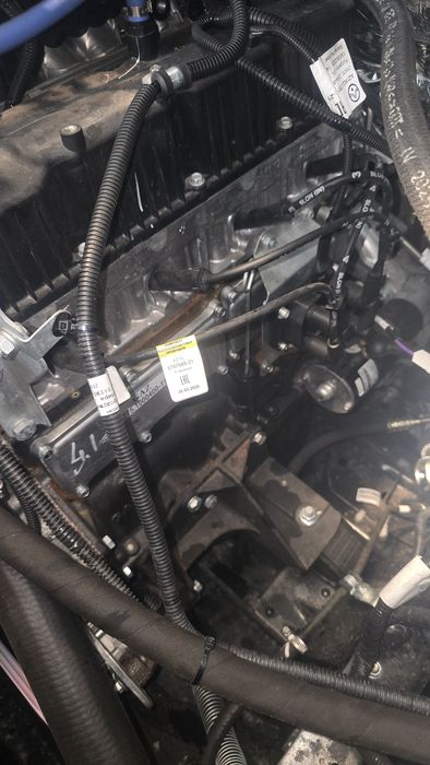 Продам двигатель эвотек новый ,кпп