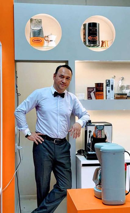 Ведущий Мансур Алимов