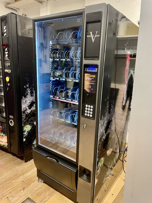 Вендинг машина за храни и напитки Zannusi Snakky RY