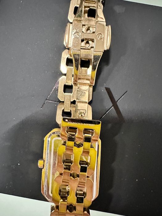 Часовник Armani оригинален с кутия