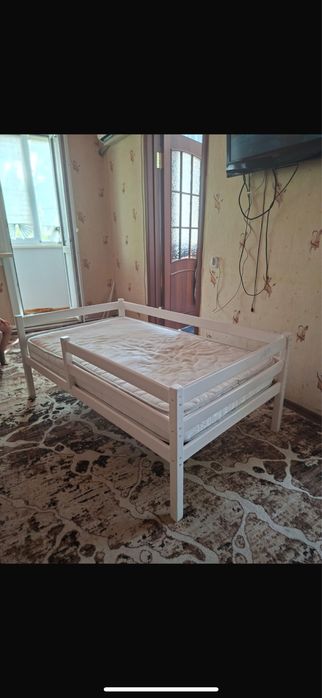 Продам детскую кроватт