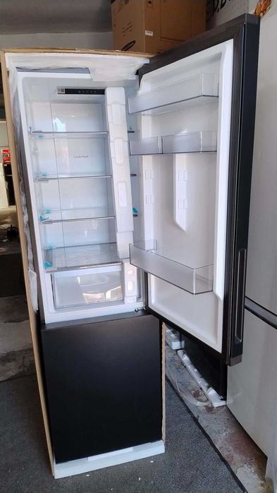 Комбиниран Хладилник с фризер Candy-Кенди 182.5 см 279 л No Frost