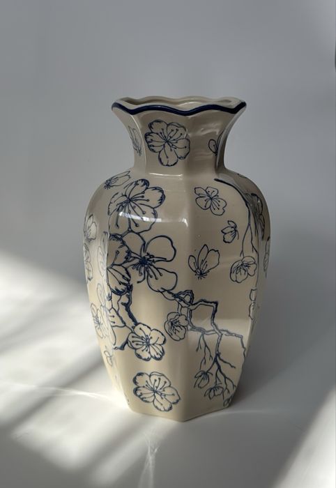 Продам вазу под гжель