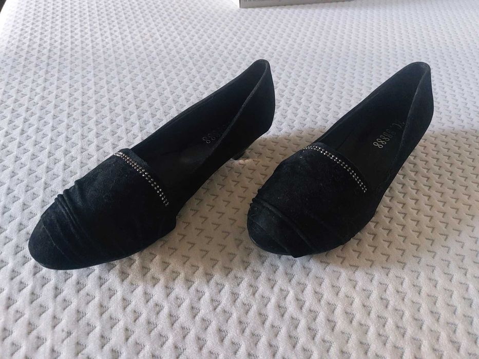 Елегантни обувки, велур