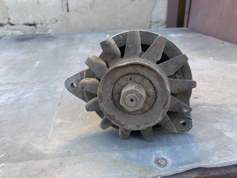 Продам генератор от ГАЗ-69