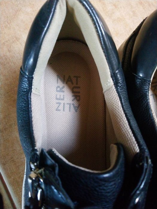 37,5 adidași piele Naturalizer Noi