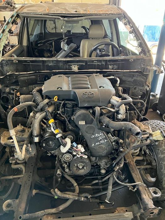 Dezmembrez Toyota Land Cruiser j150 2010