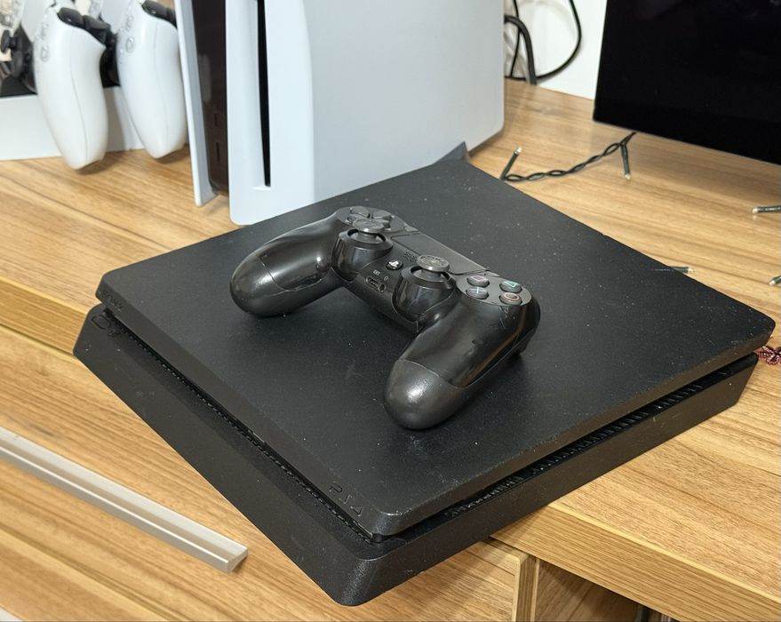 PS4 Slim 1 TB - Sony PlayStation 4