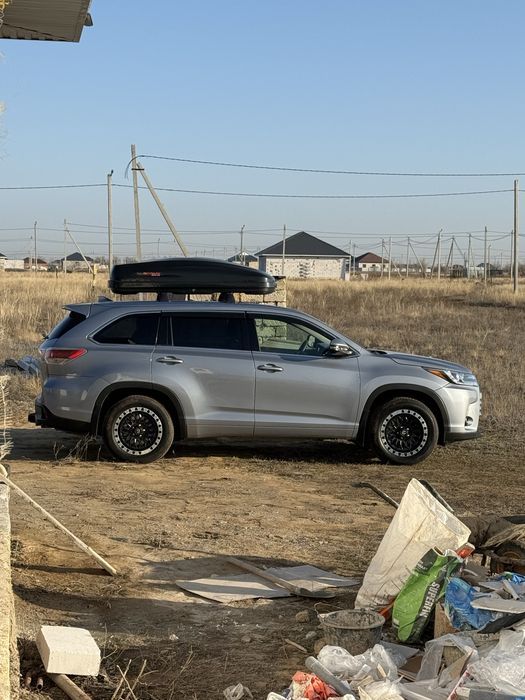 Продам диски 4 шт 5х114.3