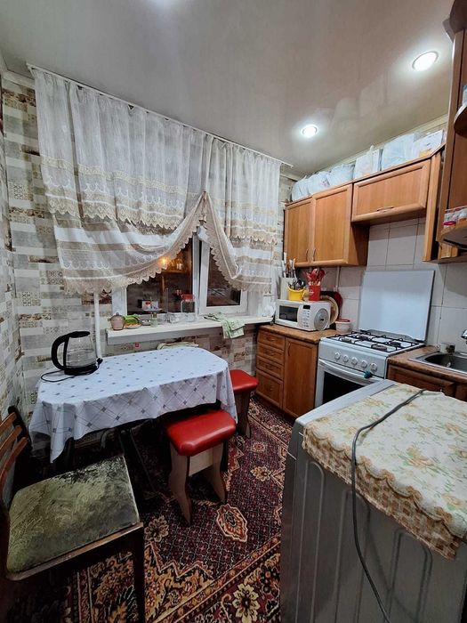 Продам 2 ком квартира РН Азии