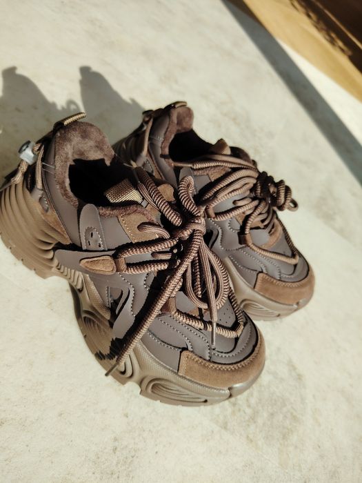 Дамски обемни маратонки