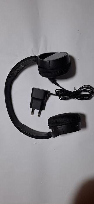 Vând casti wireless & bluetooth