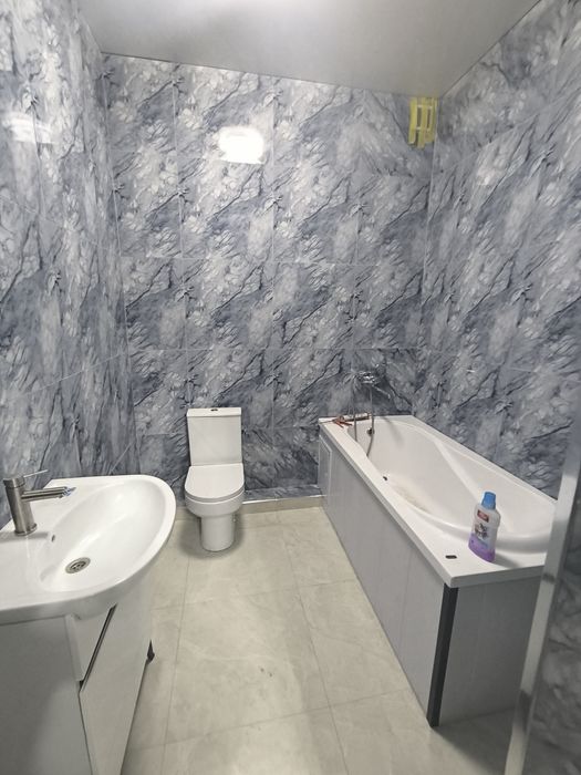 Новый евро дом . 3 уровня 6 комнат. 1,4 сотки . Терраса на крыше