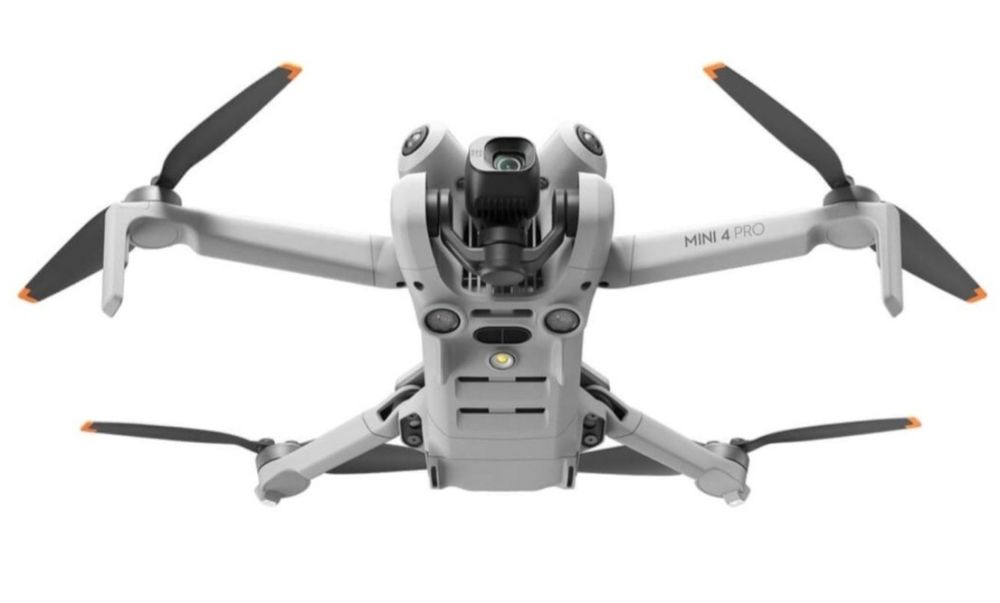 Дрон DJI Mini 4 Pro Fly More Combo Plus (DJI RC 2) белый