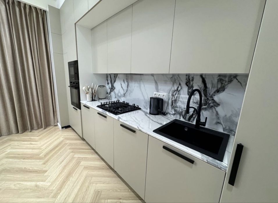 Долгосрочная Аредна квартиры в Sky Line Towers