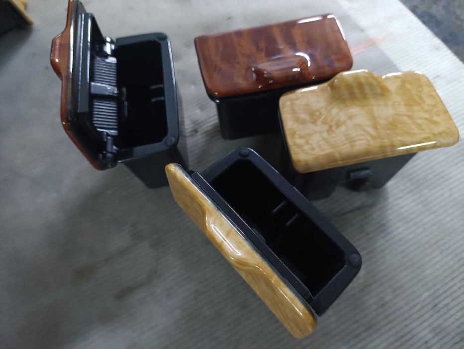 Продам, оригинальная пепельница на дверях от Toyota Camry 40 45