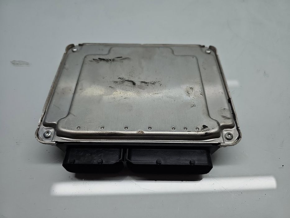 Calculator motor ECU Volkswagen Passat B5.5 (3B6) Variant [Fabr 2001-2