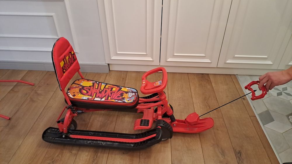 Продам снегокат в отличном состоянии.