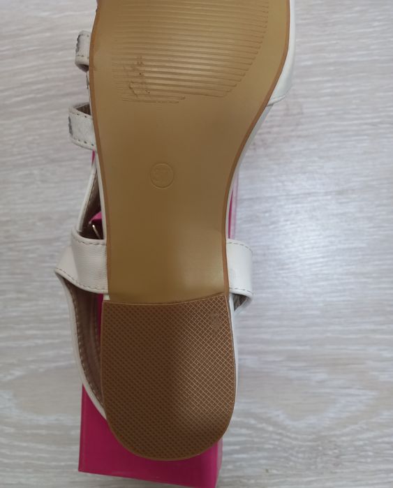 Новые босоножки качественные