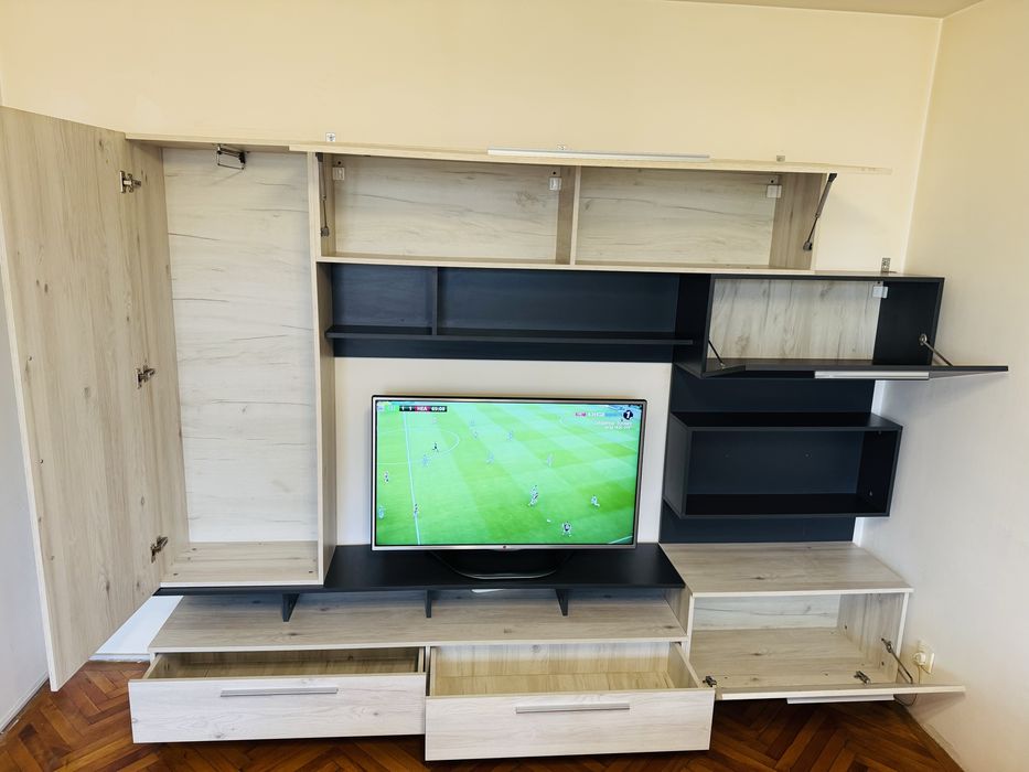 Vand mobila moderna de sufragerie/living
