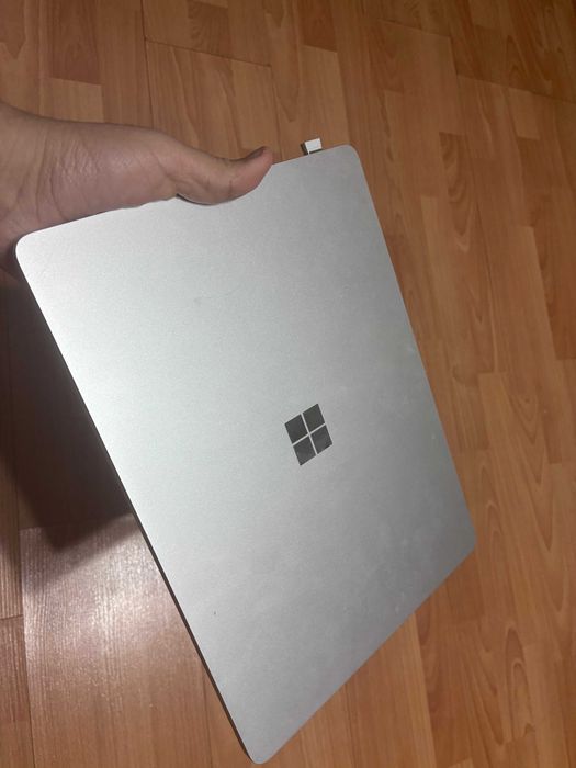 Microsoft Surface Laptop 7 13.8 макбук на windows