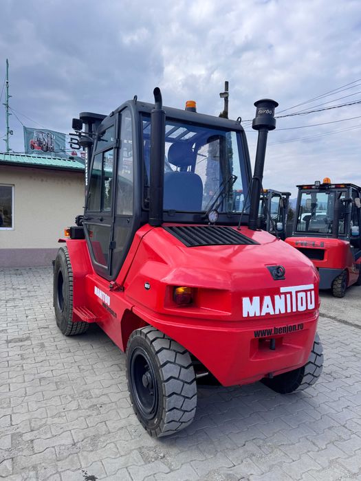 Motostivuitor Manitou 5 tone Diesel teren accidentat