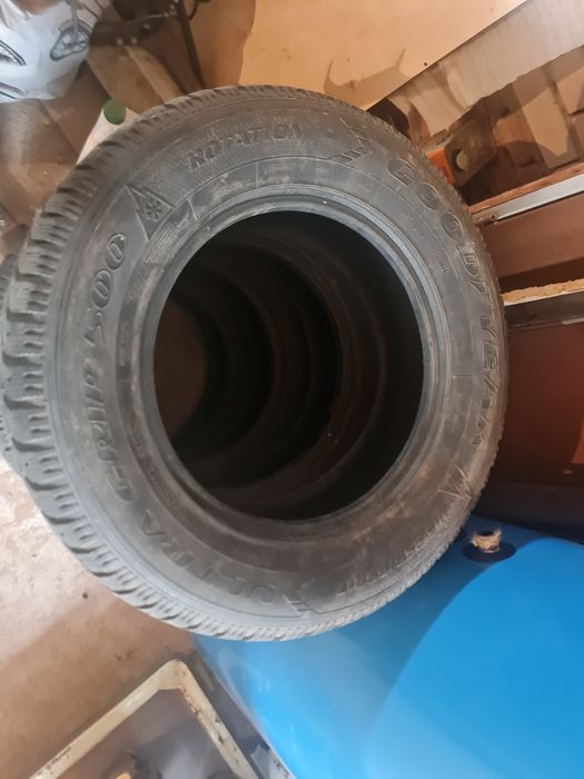 Зимнии шины б/у ..