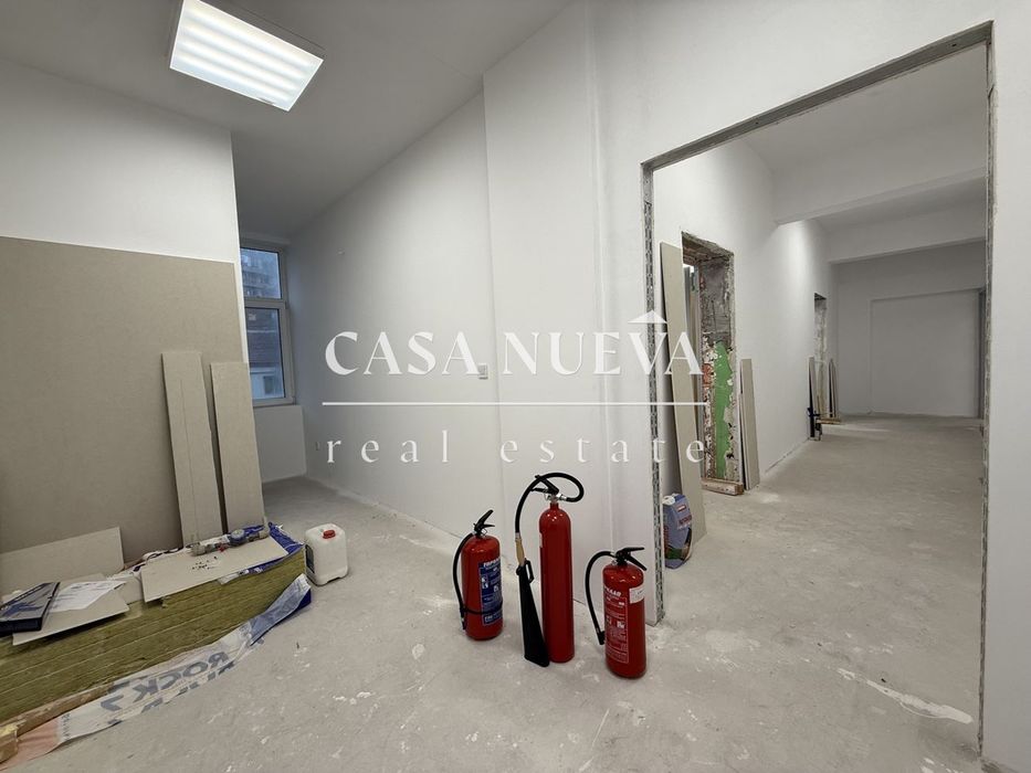 Дава се под наем Офис в Перник, Център - 118 кв.м за 1176.57 € - Снимка #2