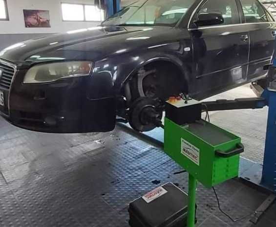 Машина за изправяне на спирачни дискове без демонтаж