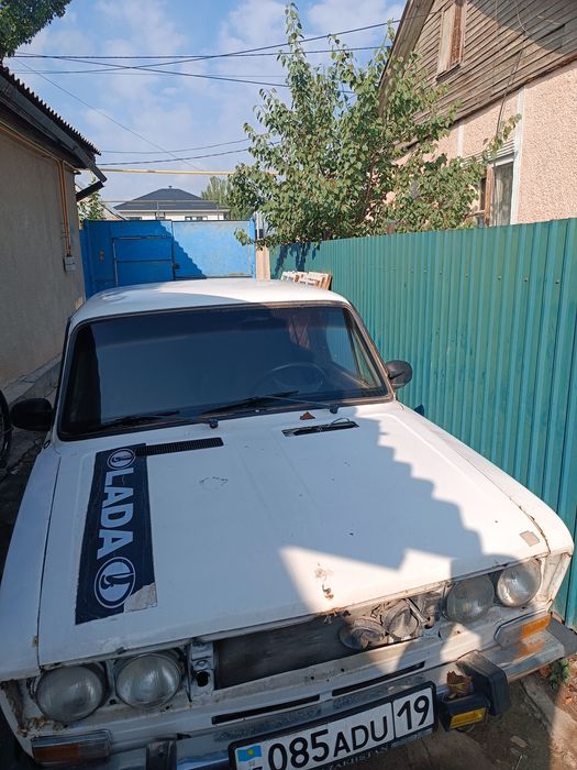 Жигули шестерка.