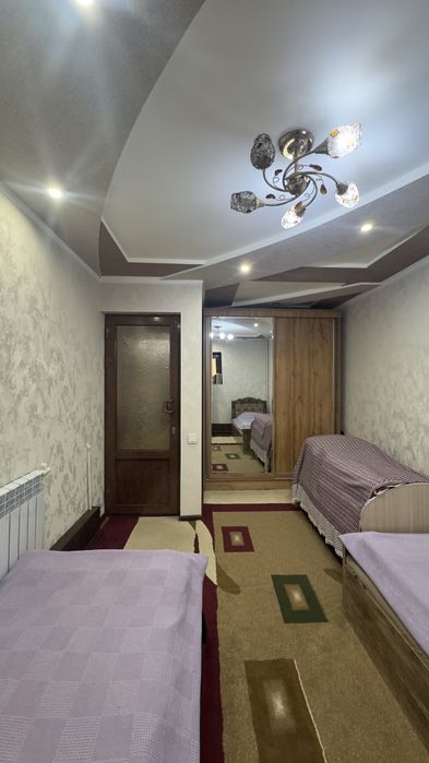 Andijon shahar 2-mikrorayonda 2-qavat 2 xona (3 xona qilingan) uy soti
