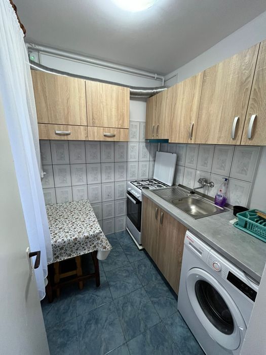 Închiriez apartament