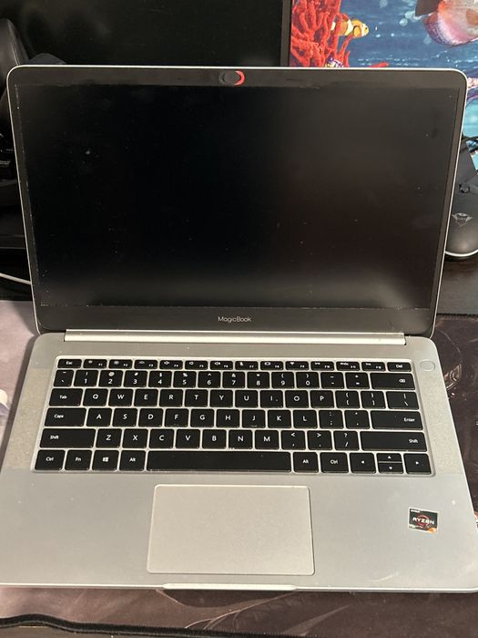 Laptop honor pentru piese