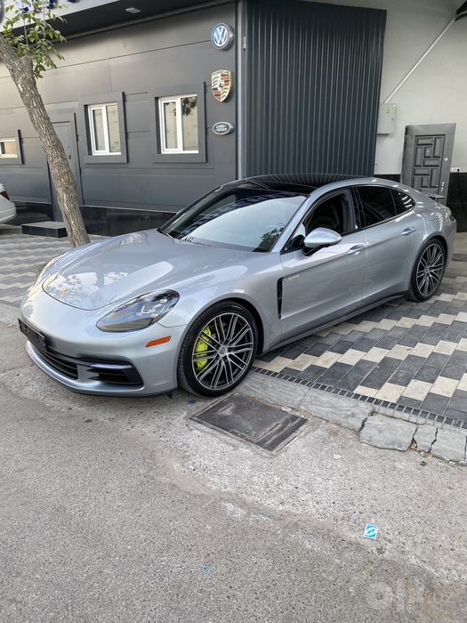 Porsche Panamera 4