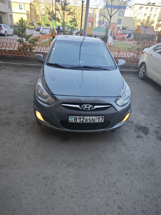 Хундай аксент 2012