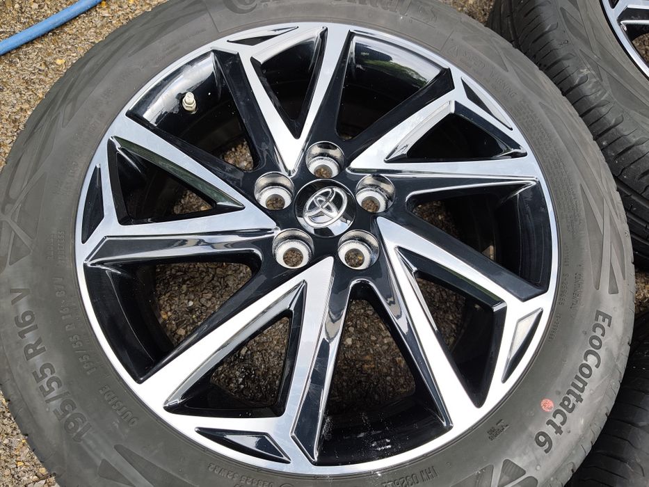 16" оригинални алуминиеви джанти за Toyota Yaris hybrid.