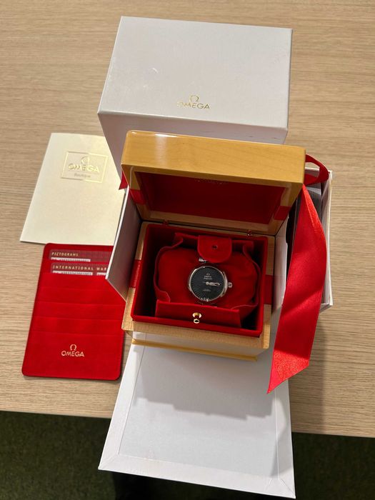 Ceas Omega De Ville Ladymatic Automatic Black Dial Women's Watch