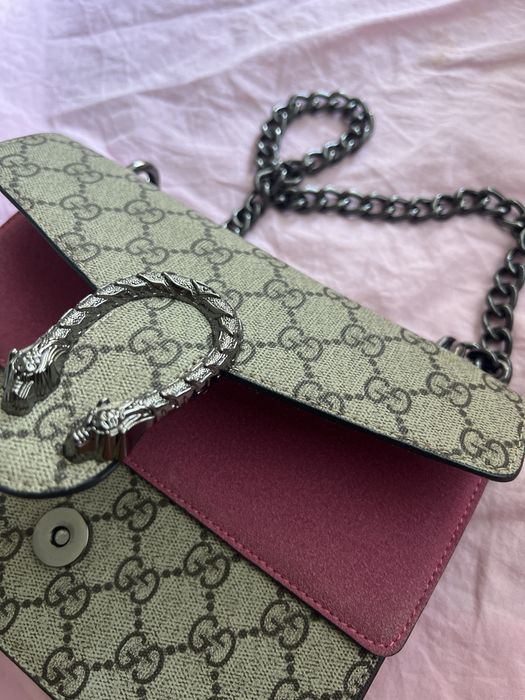 Cucci чантичка чисто нова