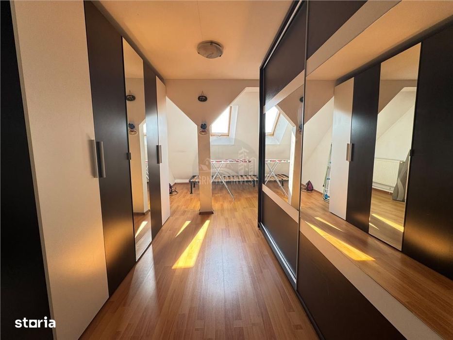 Apartament la mansarda cu 3 camere si balcon in Vasile Aaron