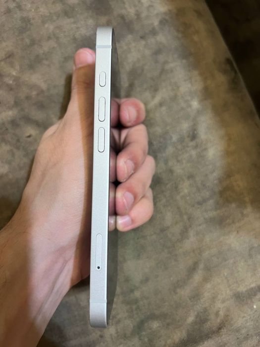 iphone 16 E каробка идеал